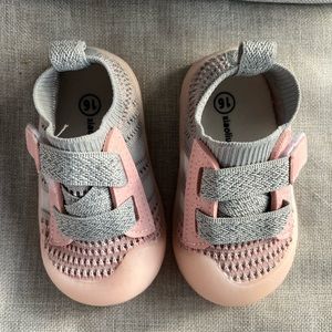 Xiaoliubao Pink White Soft Shoes Rubber Soles Size 5 Breathable Girls